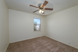 234 Baylor Dr in Glenn Heights, TX - Building Photo - Building Photo