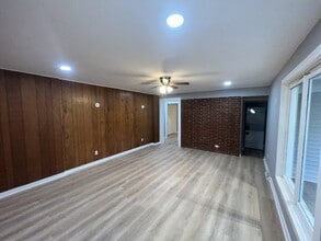 1108 E 9th St in Lockport, IL - Building Photo - Building Photo