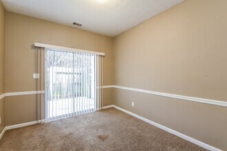 4832 Hairston Park Square in Stone Mountain, GA - Foto de edificio - Building Photo