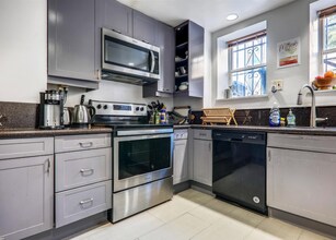1219 34th St NW, Unit Georgetown House in Washington, DC - Building Photo - Building Photo