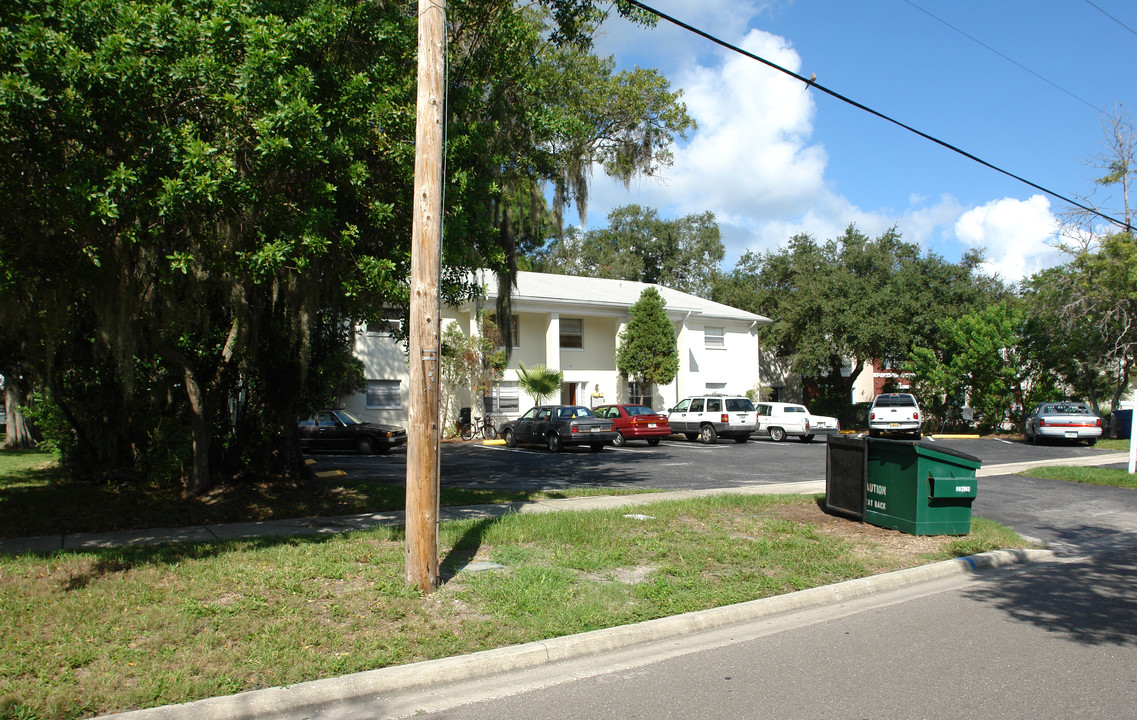 Brookwood Terr. in Clearwater, FL - Foto de edificio