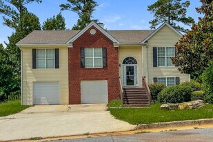 5280 Katherine Village Dr in Ellenwood, GA - Building Photo