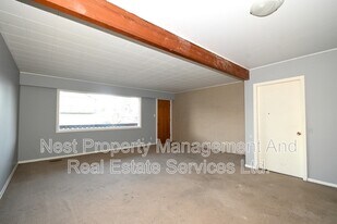 592 Central St E in Prince George, BC - Building Photo