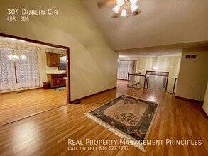 304 Dublin Cir in Smithville, MO - Building Photo - Building Photo