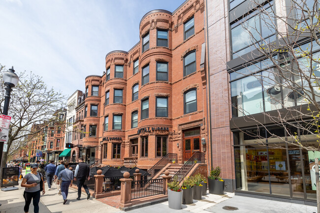 DuBarry Condominium in Boston, MA - Foto de edificio - Building Photo