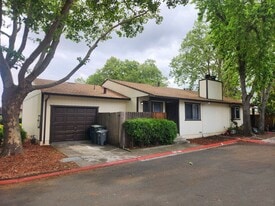 701 Blair Pl in Santa Rosa, CA - Building Photo