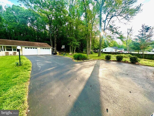 1230 Steamboat Rd in Shady Side, MD - Building Photo - Building Photo