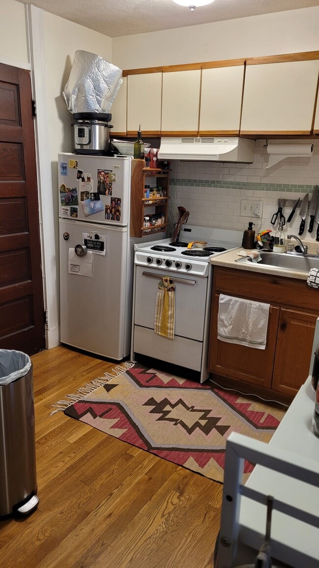 16 Garrison Ave, Unit 13