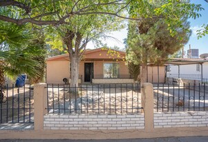 216 Pacific Dr in El Paso, TX - Building Photo