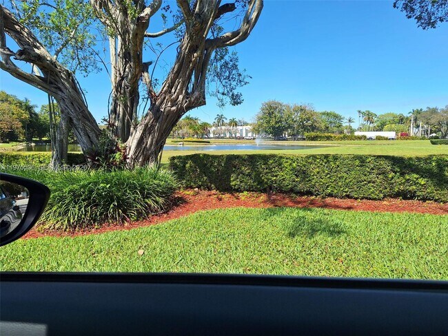 3512 Estepona Ave in Doral, FL - Building Photo - Building Photo