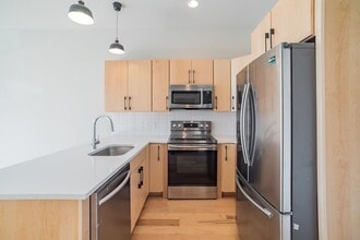 5015 Warrington Ave in Philadelphia, PA - Building Photo - Interior Photo