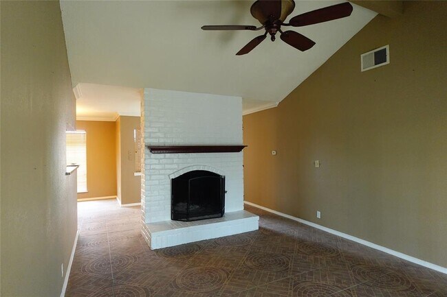 6314 Sandy Oaks Dr in Houston, TX - Building Photo - Building Photo