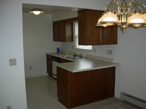 725 Starboard Ct, Unit B in Oshkosh, WI - Building Photo - Building Photo