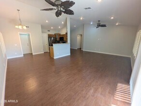 20014 N 77th Dr in Glendale, AZ - Foto de edificio - Building Photo