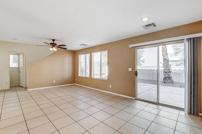 9522 Grandview Spring Ave in Las Vegas, NV - Building Photo - Building Photo