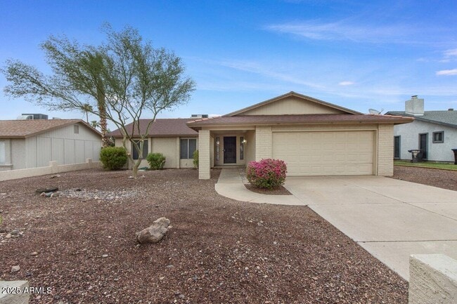 property at 7120 W Sunnyslope Ln