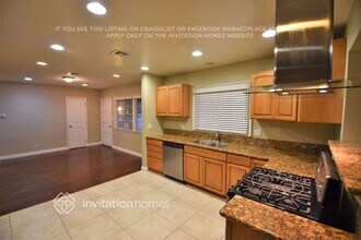 7800 Radford Ave in Los Angeles, CA - Building Photo - Building Photo