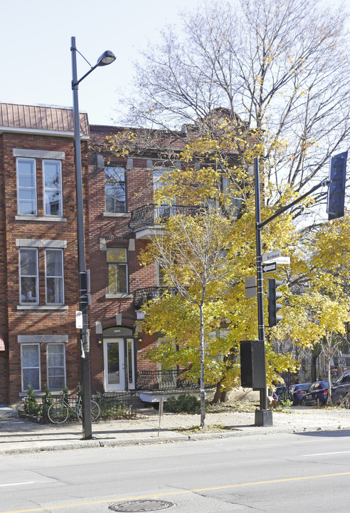 2000 Sherbrooke Rue E in Montréal, QC - Building Photo