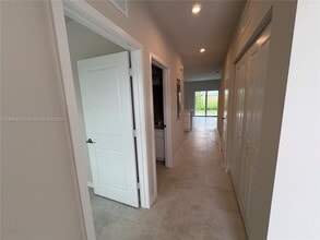 1014 W Davis Pkwy in Florida City, FL - Building Photo - Building Photo