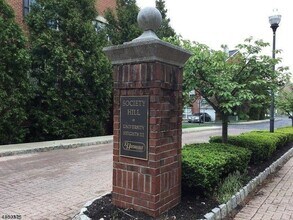 67 Vaughan Dr in Newark, NJ - Foto de edificio - Building Photo