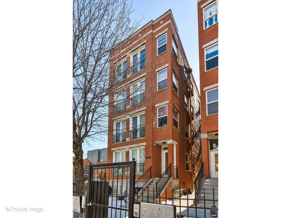 2401 W Lexington St in Chicago, IL - Building Photo