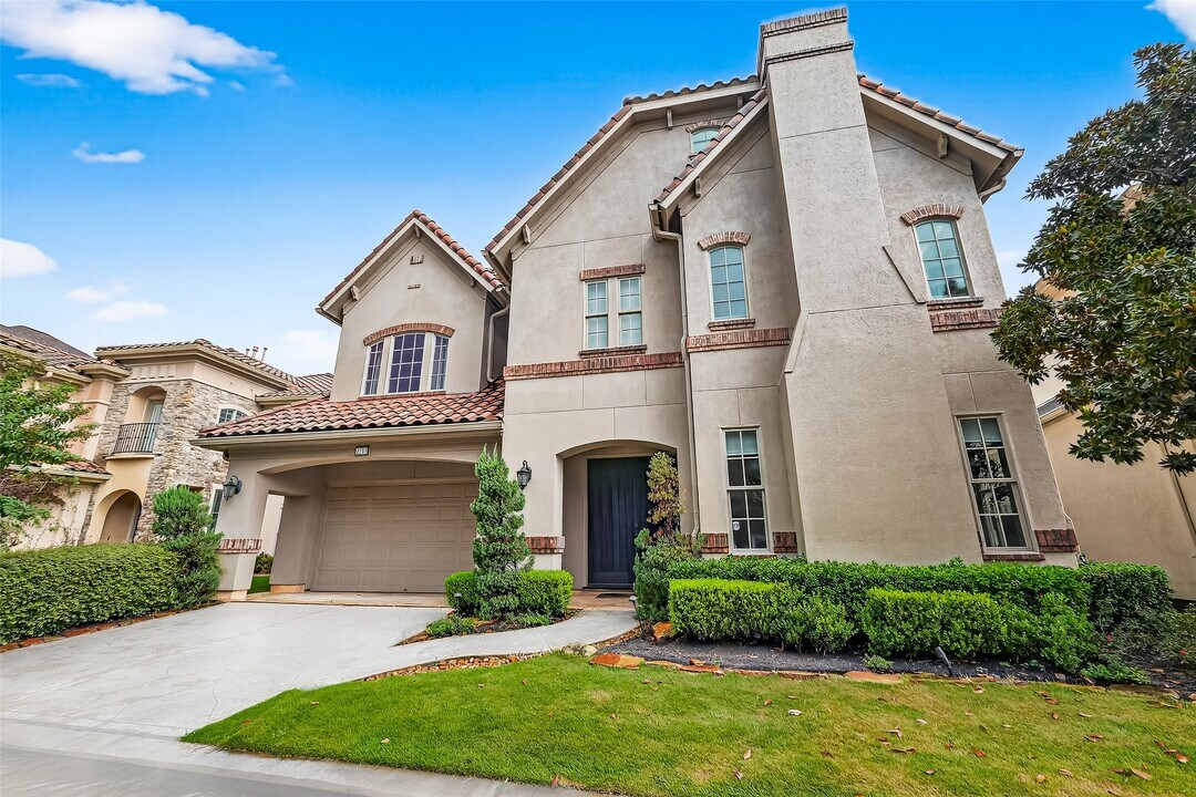 2731 Stuart Manor in Houston, TX - Building Photo