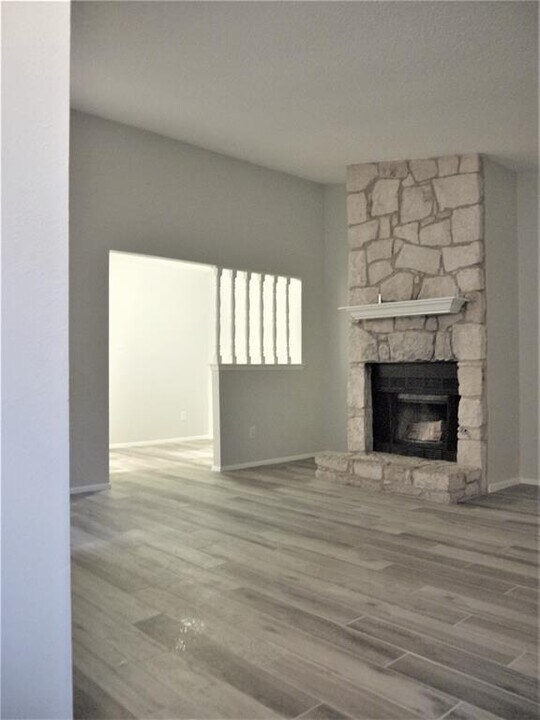12818 Tomanet Trail in Austin, TX - Building Photo