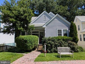 9672 Farmside Pl in Vienna, VA - Building Photo - Building Photo