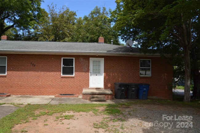 325 Chambers St in Statesville, NC - Building Photo - Building Photo