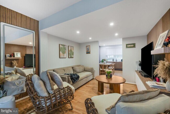 7757 Trevino Ln in Falls Church, VA - Building Photo - Building Photo