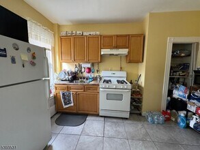 712 E 27th St in Paterson, NJ - Building Photo - Building Photo