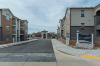 Cottonwood Village in Colorado City, AZ - Foto de edificio - Building Photo