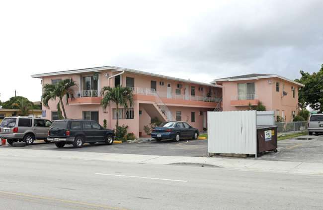 1460 W 29th St in Hialeah, FL - Building Photo - Building Photo