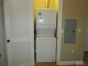 547 Sayre Ave in Perth Amboy, NJ - Building Photo - Building Photo
