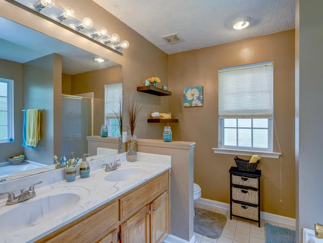 4845 Clarksville Hwy in Nashville, TN - Foto de edificio - Building Photo