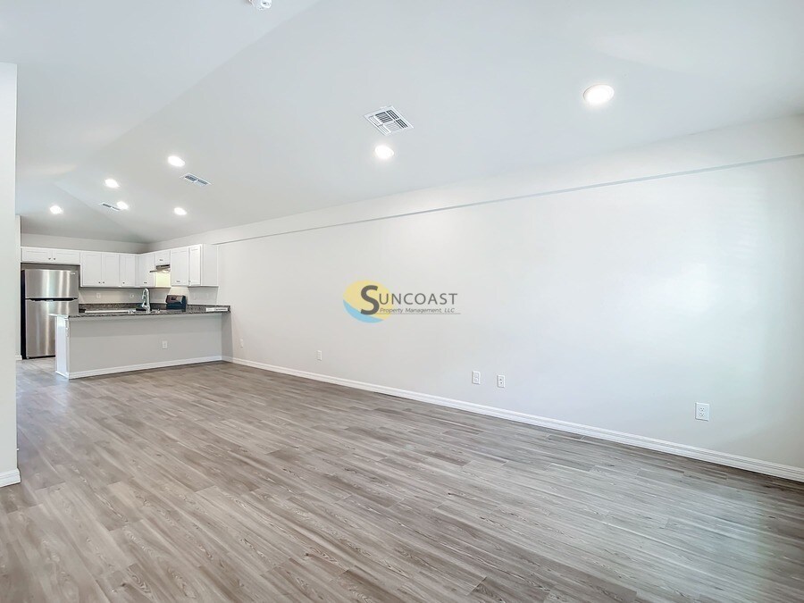 2110 Dorion St in Port Charlotte, FL - Building Photo