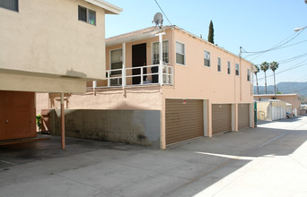 1049 Western Ave in Glendale, CA - Foto de edificio - Building Photo