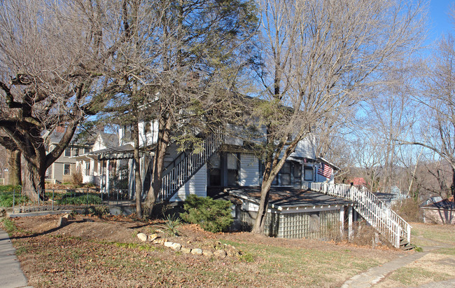 65 Montford Ave in Asheville, NC - Foto de edificio - Building Photo