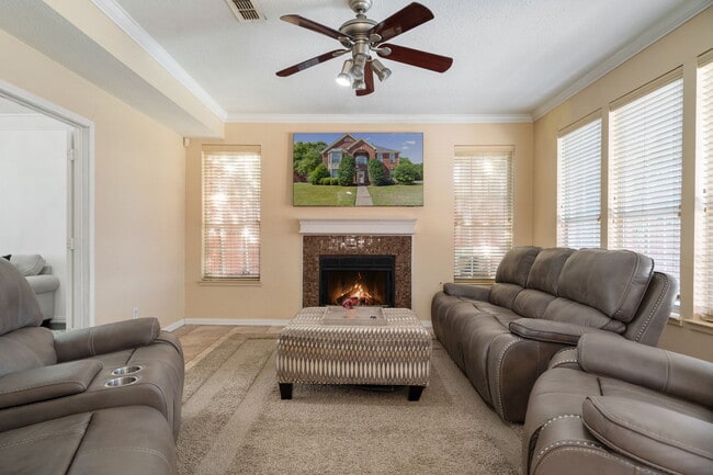 141 Morningside Dr in Grand Prairie, TX - Building Photo - Building Photo