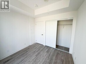 15 Holmes Ave in Toronto, ON - Building Photo - Building Photo