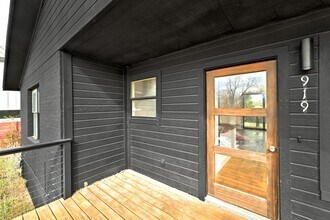 919 Walter St in Austin, TX - Building Photo - Building Photo