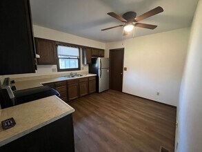 225 Teakwood Dr in Bethalto, IL - Building Photo - Building Photo