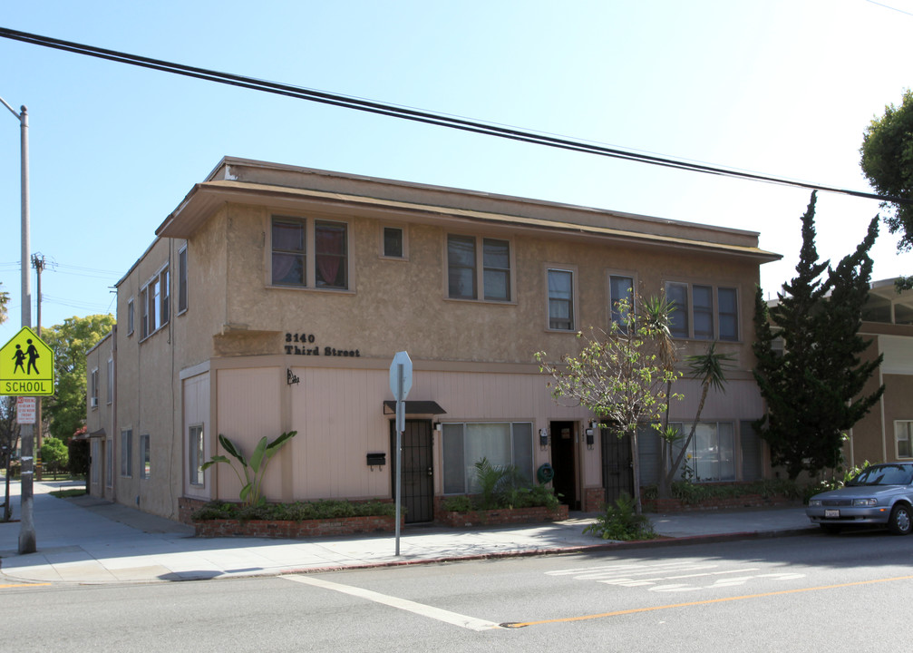 3140 E 3rd St in Long Beach, CA - Foto de edificio