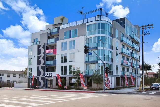 3355 Overland Ave, Unit 609 in Los Angeles, CA - Building Photo - Building Photo