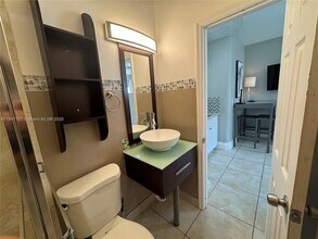 726 8th St, Unit 1 in Miami Beach, FL - Building Photo - Building Photo