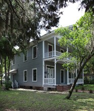 102 S 10th St in Fernandina Beach, FL - Building Photo - Building Photo