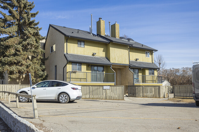 123 13 Av NE in Calgary, AB - Building Photo - Building Photo