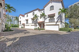 1950 Presidential Way in West Palm Beach, FL - Foto de edificio - Building Photo
