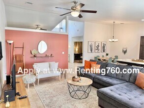 8621 Amador Ave in Yucca Valley, CA - Building Photo - Building Photo