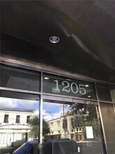 1205 St Charles Ave, Unit 616 in New Orleans, LA - Building Photo - Building Photo